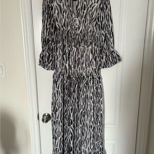 Splash Black and White Patterned Long Sleeve Dress